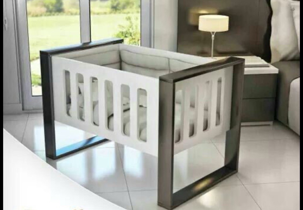 baby crib