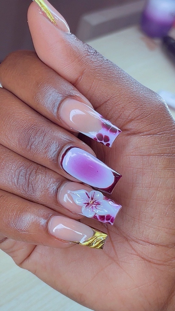 long box nails with 3D flower