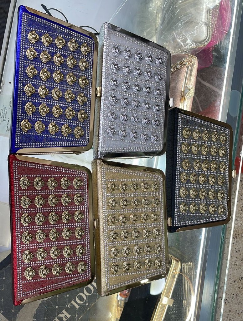 shoulder bags and catch bags