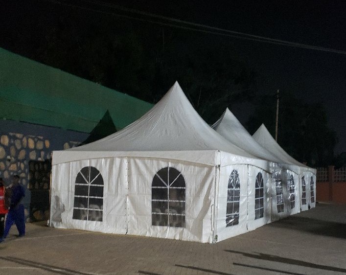 Executive 100 Seater Tent.
