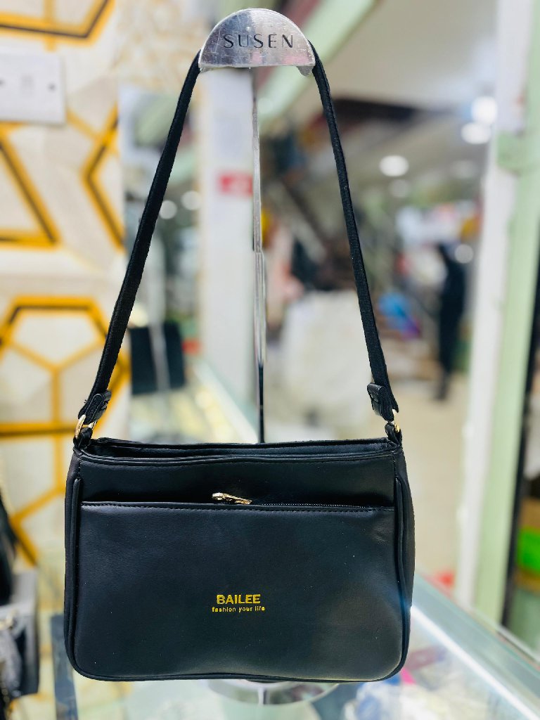 shoulder bags and catch bags