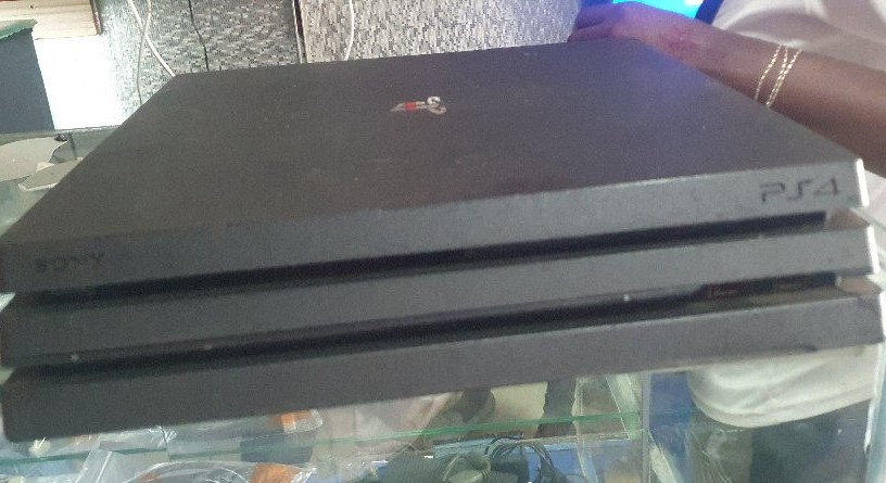 play station 4 pro